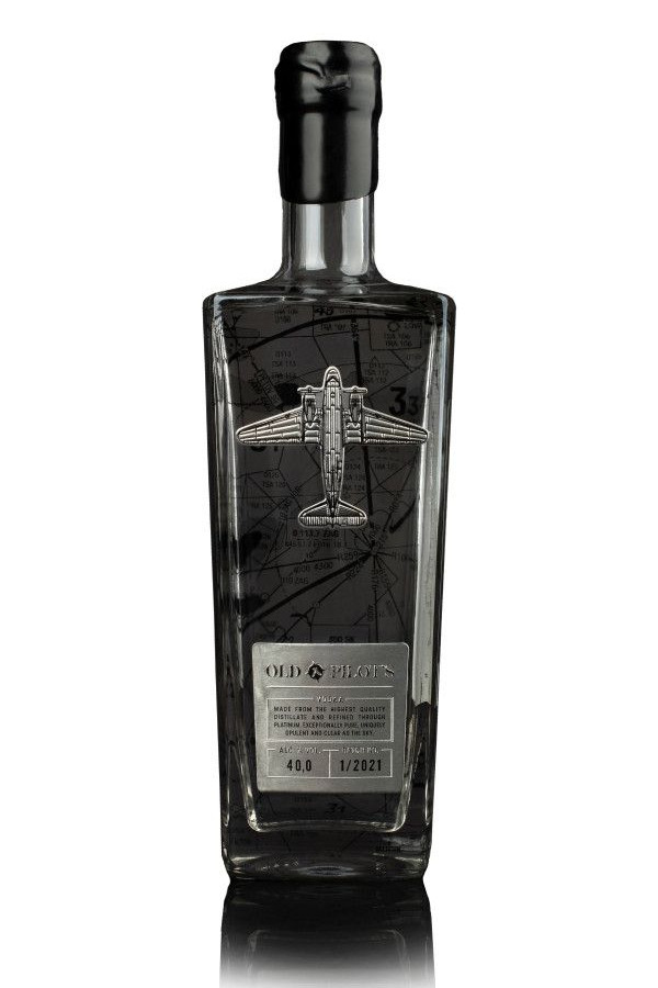 old-pilots-vodka-0-7l-1